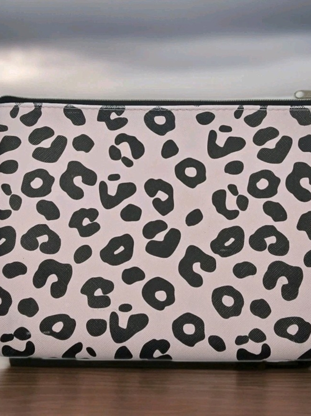 Pink Leopard Print Zip Pouch - Stylish Women's Accessory